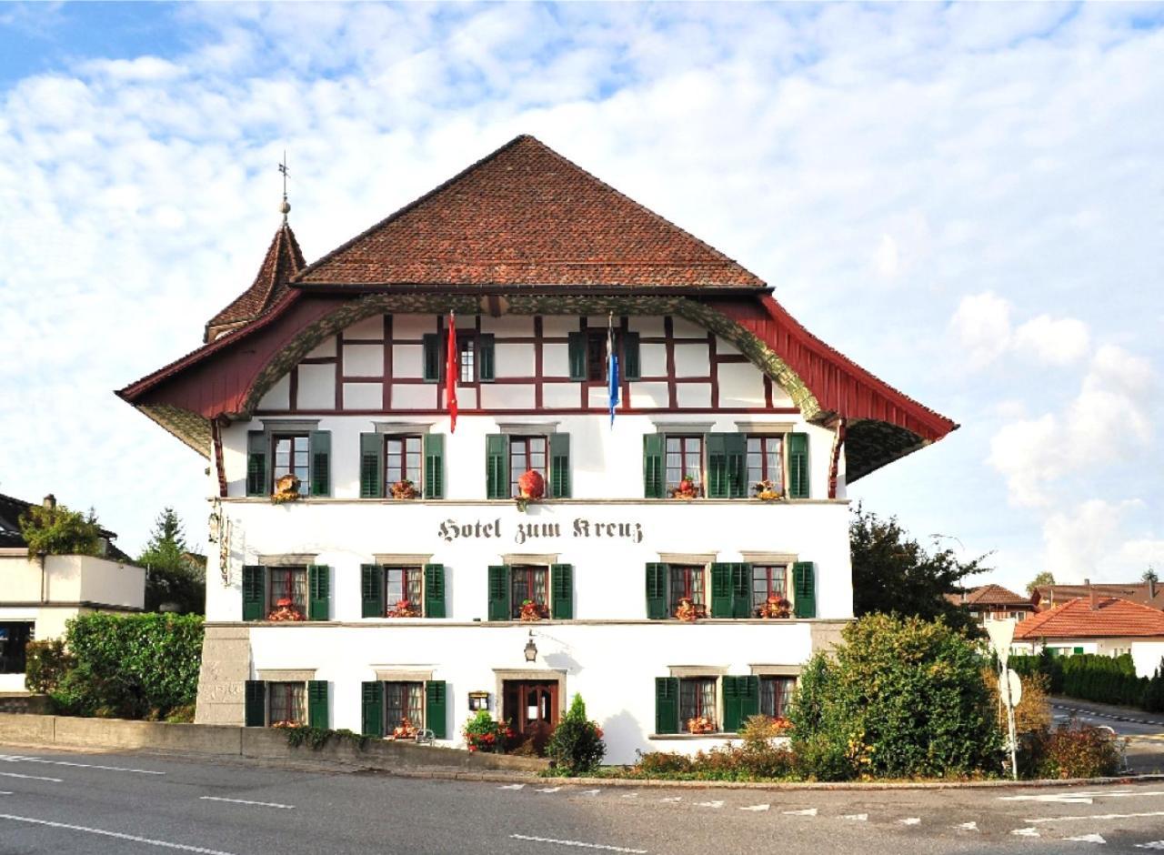 Hotel Zum Kreuz Suhr Exterior photo